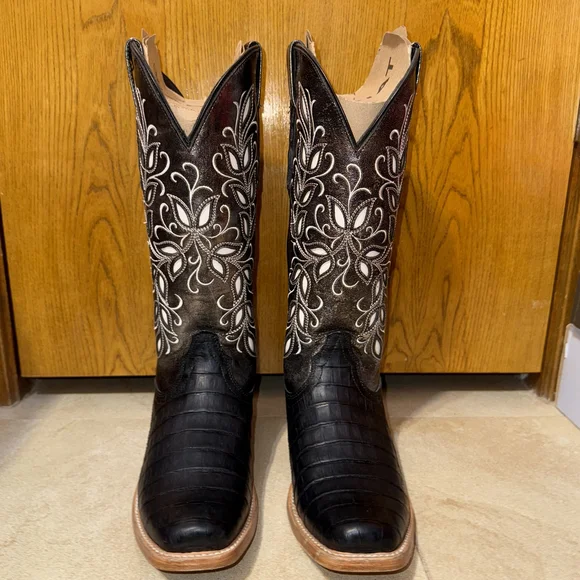 Ariat Black Caiman Belly Western Cowboy Boots with Embroidered Design - Picture 2 of 12